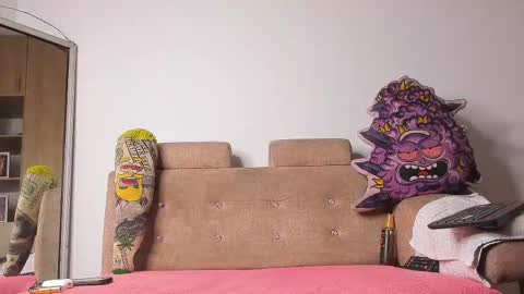 LOGAN DRAKE online show from 09/19/25, 06:59