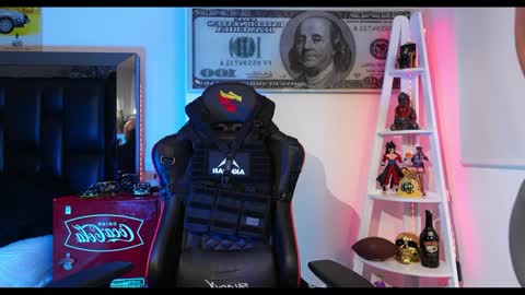 logan_hugh8 online show from 12/19/24, 02:13