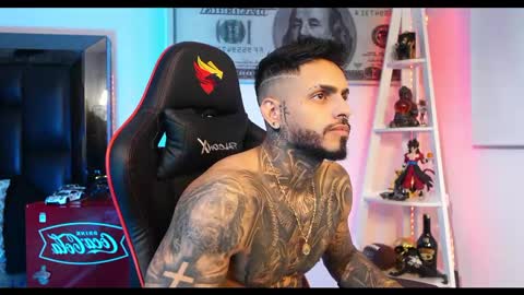 logan_hugh8 online show from 02/22/25, 09:45