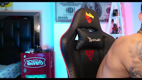 logan_hugh8 online show from 02/26/25, 06:15