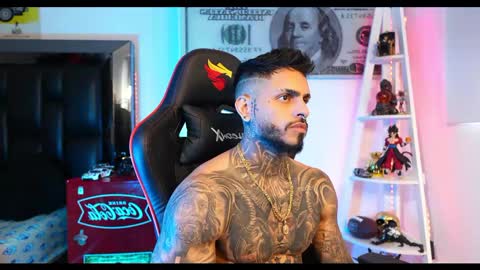 logan_hugh8 online show from 02/26/25, 12:25