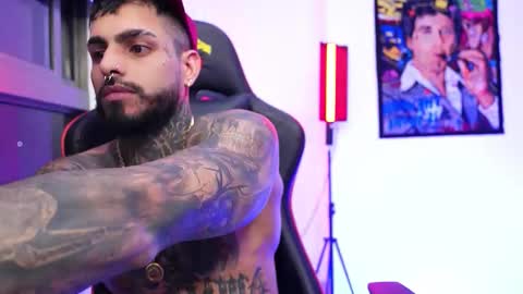 logan_hugh8 online show from 11/06/25, 04:24