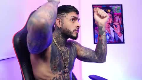 logan_hugh8 online show from 12/21/25, 06:09