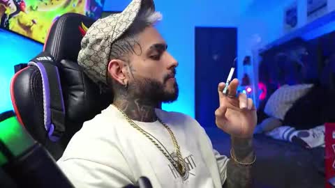 logan_hugh8 online show from 02/03/26, 06:40