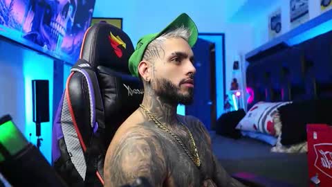 logan_hugh8 online show from 02/08/26, 06:00