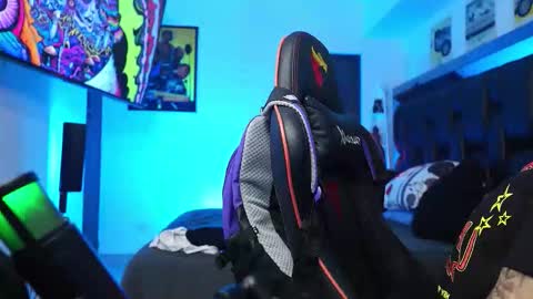 logan_hugh8 online show from 02/12/26, 02:50