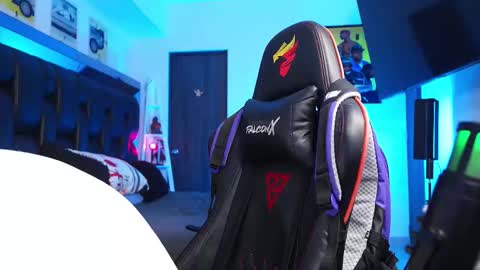 logan_hugh8 online show from 02/26/26, 03:11