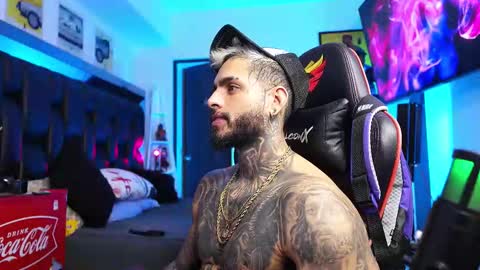 logan_hugh8 online show from 03/02/26, 05:08