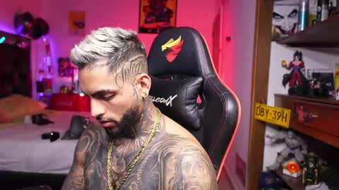 logan_hugh8 online show from 03/30/26, 08:43