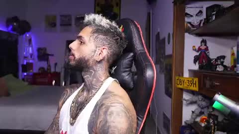 logan_hugh8 online show from 04/12/26, 09:20