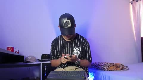 Logan morris online show from 02/07/25, 09:15