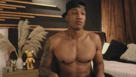 logan_varela online show from 01/25/25, 01:43