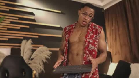 logan_varela online show from 01/26/25, 02:19