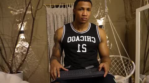 logan_varela online show from 09/12/25, 12:27