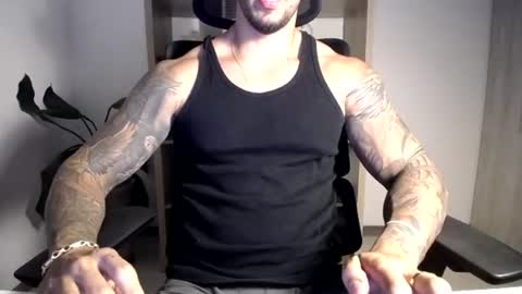 Snapshot of loganhod chatting on 06/28/26, 04:18 Logan Wolfp online show from 06/28/26, 04:18