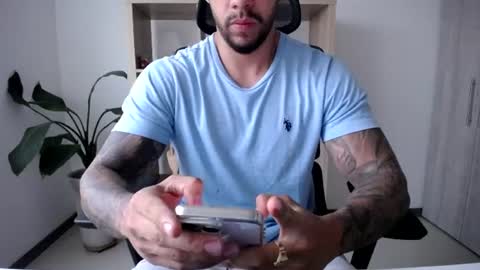 Snapshot of loganhod chatting on 07/01/26, 11:04 Logan Wolfp online show from 07/01/26, 11:04