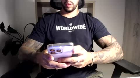 Snapshot of loganhod chatting on 07/06/26, 02:41 Logan Wolfp online show from 07/06/26, 02:41