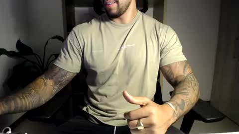 Snapshot of loganhod chatting on 07/14/26, 04:17 Logan Wolfp online show from 07/14/26, 04:17