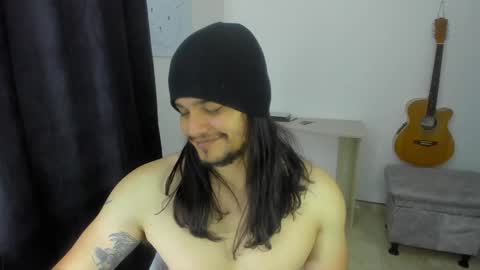 Snapshot of loganhot22 chatting on 01/29/25, 06:43 Logan online show from 01/29/25, 06:43