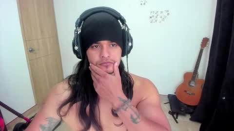 Snapshot of loganhot22 chatting on 02/10/26, 07:01 Logan online show from 02/10/26, 07:01