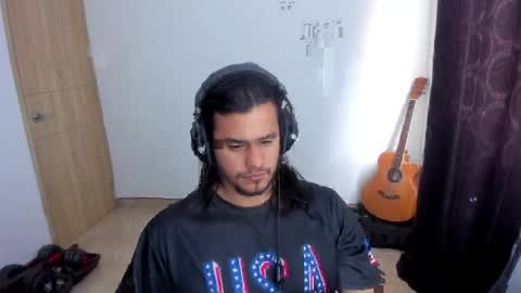 Snapshot of loganhot22 chatting on 05/11/26, 04:37 Logan online show from 05/11/26, 04:37