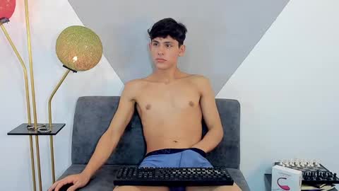 Snapshot of loganoficialx chatting on 12/04/24, 10:46 loganoficialx online show from 12/04/24, 10:46