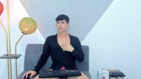 Snapshot of loganoficialx chatting on 12/06/24, 08:05 loganoficialx online show from 12/06/24, 08:05