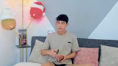 Snapshot of loganoficialx chatting on 12/19/24, 08:23 loganoficialx online show from 12/19/24, 08:23