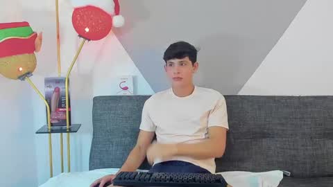 Snapshot of loganoficialx chatting on 12/29/24, 09:17 loganoficialx online show from 12/29/24, 09:17