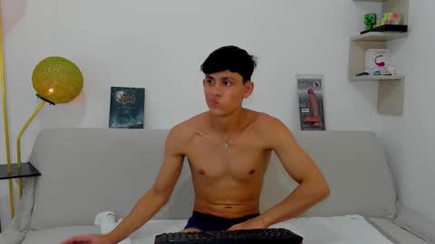 Snapshot of loganoficialx chatting on 10/22/25, 01:22 loganoficialx online show from 10/22/25, 01:22