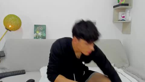 Snapshot of loganoficialx chatting on 11/09/25, 02:04 loganoficialx online show from 11/09/25, 02:04