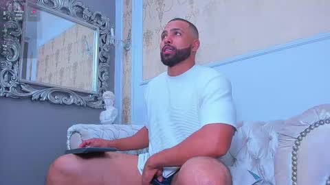 Snapshot of logansimmons chatting on 11/06/25, 03:07 U can call me Logan online show from 11/06/25, 03:07