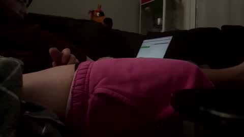 loganthomas21 online show from 10/19/25, 05:08