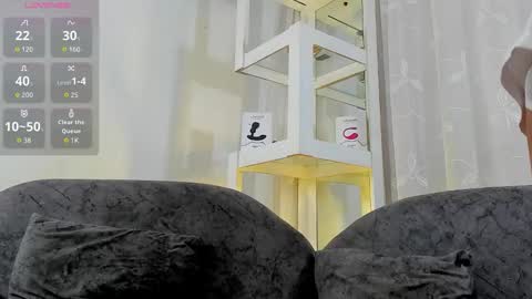 Snapshot of logantwink18 chatting on 09/16/25, 02:40 logantwink18 online show from 09/16/25, 02:40