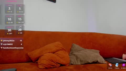 Snapshot of logantwink18 chatting on 09/25/25, 12:20 logantwink18 online show from 09/25/25, 12:20