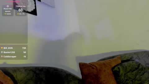 Snapshot of logantwink18 chatting on 10/05/25, 07:01 logantwink18 online show from 10/05/25, 07:01