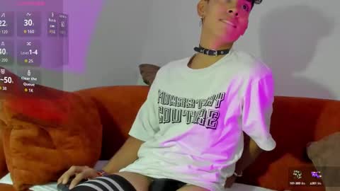 Snapshot of logantwink18 chatting on 10/11/25, 05:44 logantwink18 online show from 10/11/25, 05:44