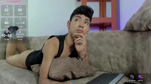 Snapshot of logantwink18 chatting on 11/04/25, 06:29 logantwink18 online show from 11/04/25, 06:29