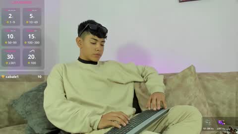 Snapshot of logantwink18 chatting on 11/13/25, 01:21 logantwink18 online show from 11/13/25, 01:21