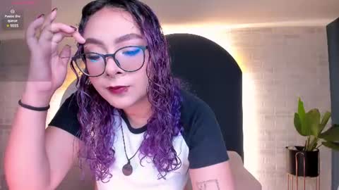 Snapshot of loiseharper chatting on 06/12/26, 04:11 Loise online show from 06/12/26, 04:11