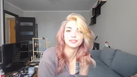Amelia online show from 09/29/25, 10:09