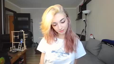Amelia online show from 10/01/25, 10:10