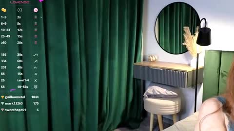 Snapshot of loisgreenway chatting on 01/17/25, 06:12 Lois online show from 01/17/25, 06:12