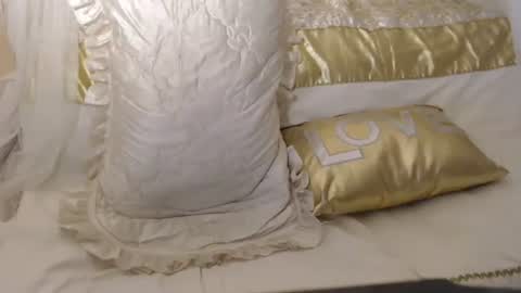 Lilu online show from 12/31/24, 04:04