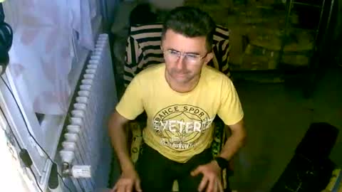 Snapshot of lokoum39 chatting on 11/16/25, 06:24 lokoum39 online show from 11/16/25, 06:24