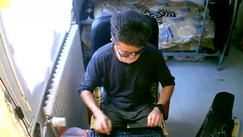 Snapshot of lokoum39 chatting on 11/28/25, 09:01 lokoum39 online show from 11/28/25, 09:01