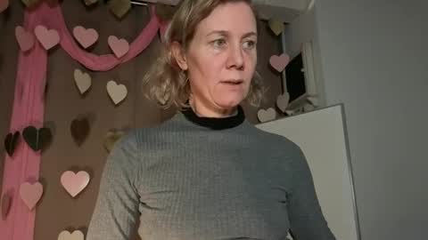 lola_belgium online show from 02/13/26, 05:53