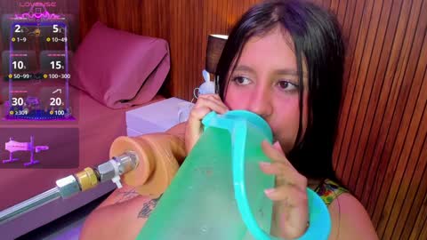 Snapshot of lola_clit chatting on 02/01/25, 02:34 lola online show from 02/01/25, 02:34