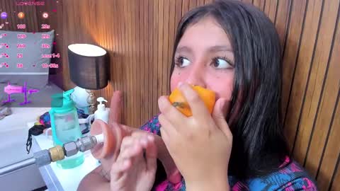 Snapshot of lola_clit chatting on 02/22/25, 11:24 lola online show from 02/22/25, 11:24