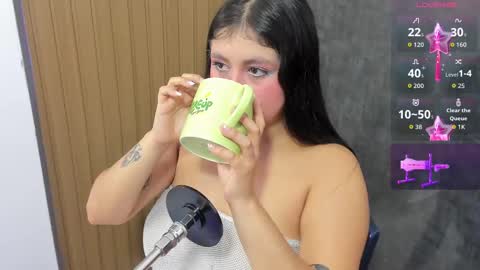 Snapshot of lola_clit chatting on 09/11/25, 11:43 lola online show from 09/11/25, 11:43